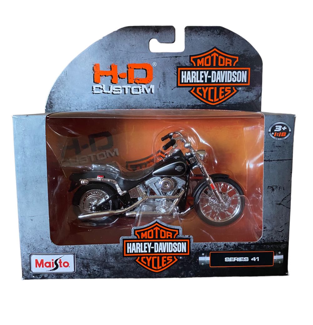 Harley Davidson: 1984 FXST Softail - Maisto (H-D Custom) action figure collectible - Main Image 2