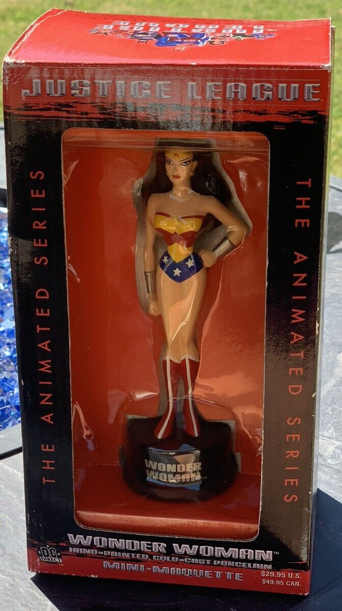 Justice League The Animated Series Wonder Woman Mini Maquette  (Justice League Animated Maquette) action figure collectible [Barcode 761941238340] - Main Image 2