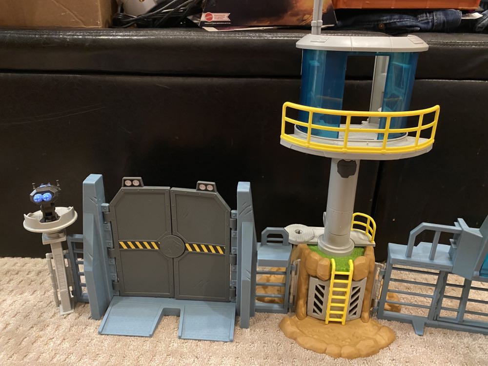 Outpost Chaos Play set - Mattel (Jurassic World Dominion) action figure collectible - Main Image 3