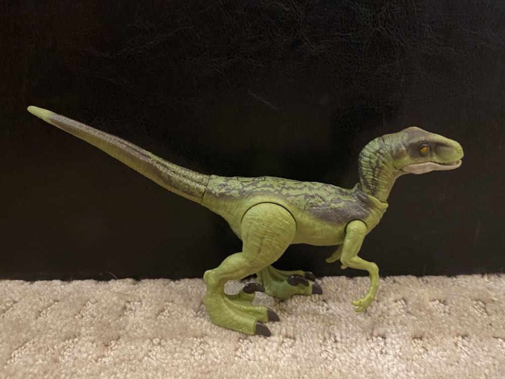 Ian Malcolm and Green Velociraptor - Mattel (Jurassic World Dominion) action figure collectible - Main Image 2
