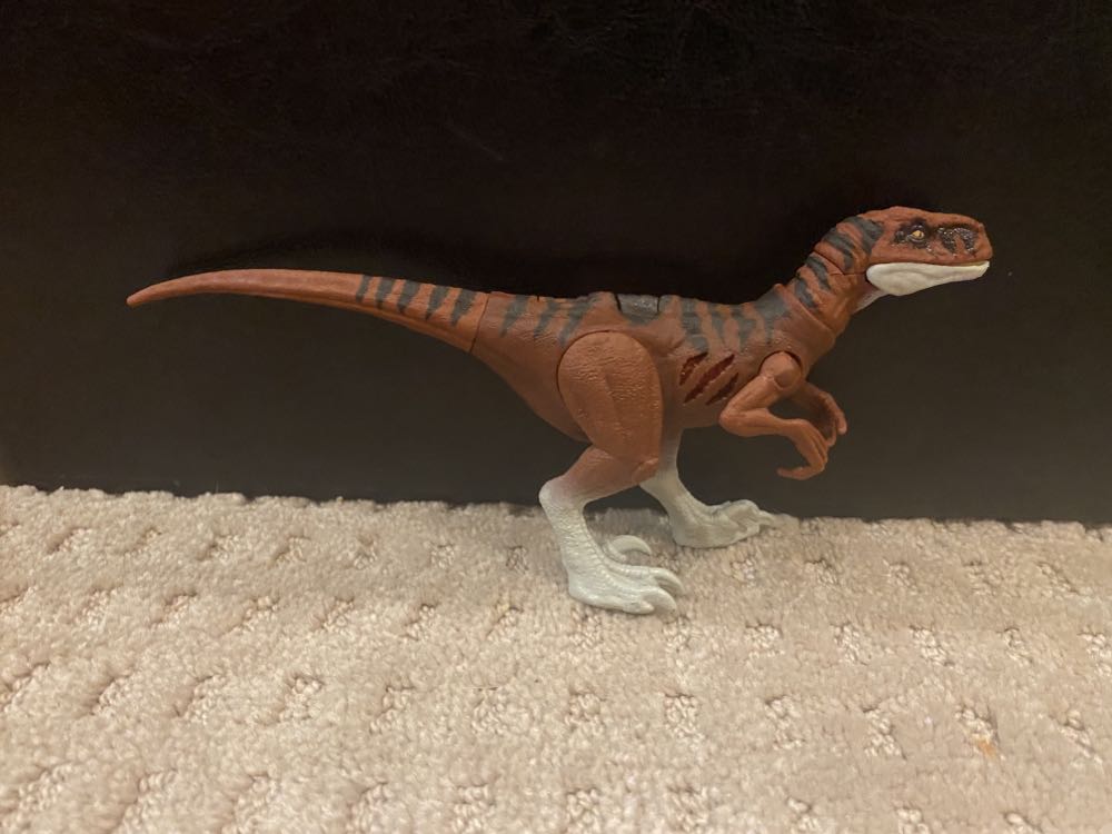 Atrociraptor (Extreme Damage) - Mattel (Jurassic World Dominion) action figure collectible - Main Image 2