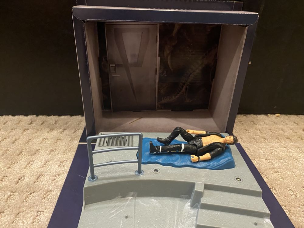 Neca: The Texas Chainsaw Massacre Leatherface Mini-Bust