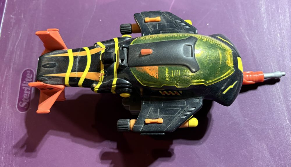 Battle Hornet - Hasbro - G.I. Joe (G I Joe Valor Vs. Venom) action figure collectible [Barcode 076930601839] - Main Image 3