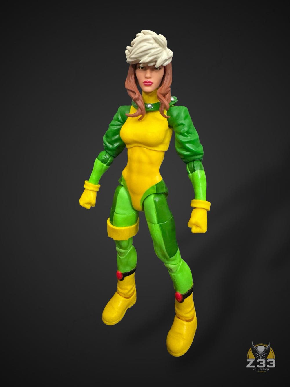 Marvel Legends (2011-????) (64x03) Rogue - Hasbro (Marvel Legends Colossus Series) action figure collectible - Main Image 2