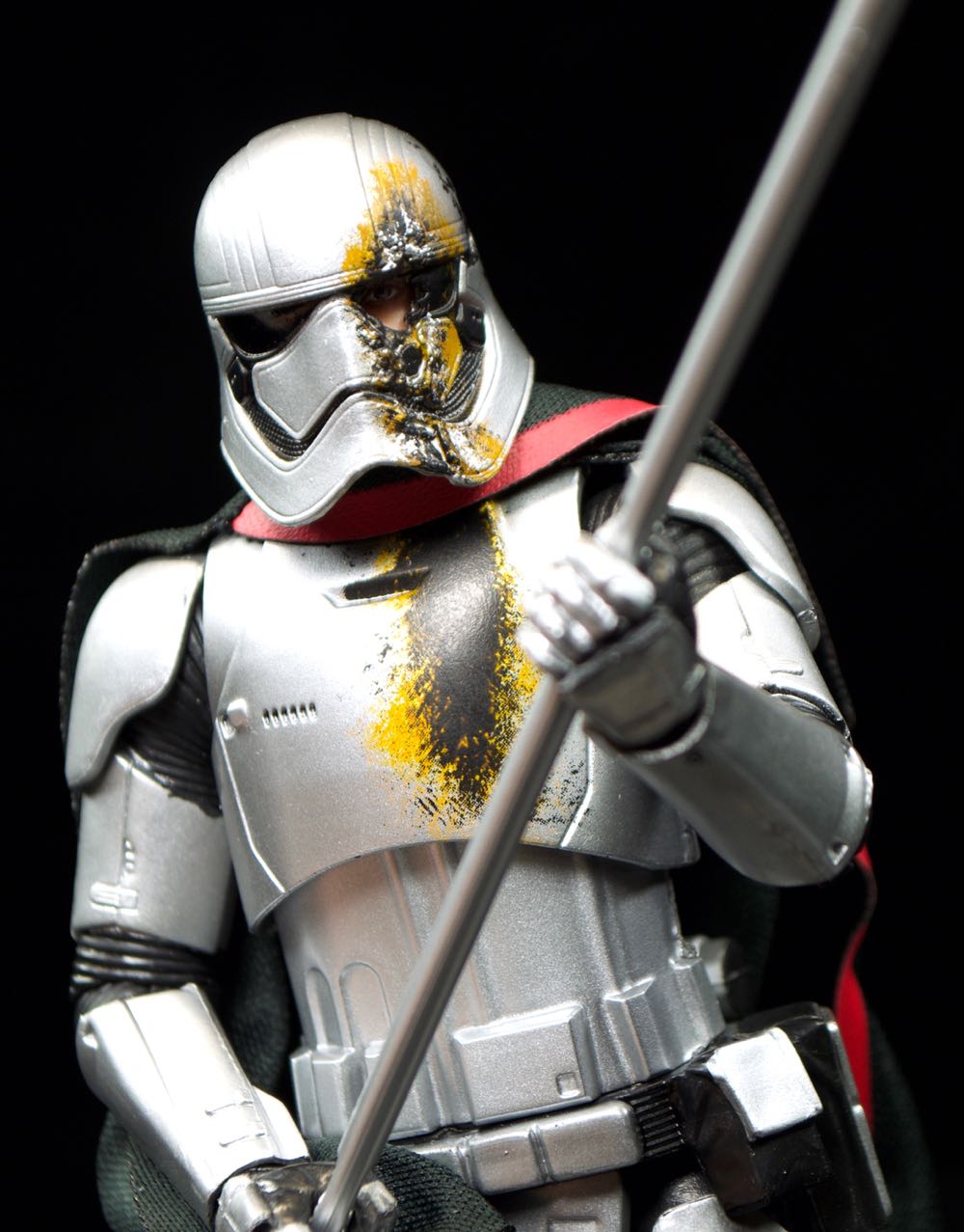 TLJ: Captain Phasma (Quicksilver Baton) - Hasbro (Star Wars) action figure collectible - Main Image 2