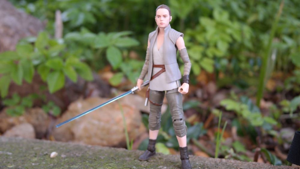TLJ: Rey (Island Journey) - Hasbro (Star Wars) action figure collectible - Main Image 2