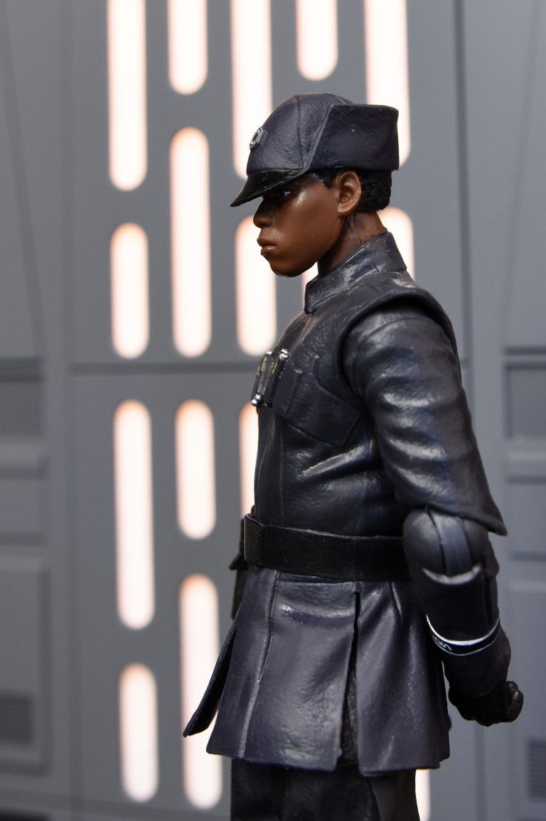 TLJ: Finn (First Order Disguise) - Hasbro (Star Wars) action figure collectible - Main Image 3