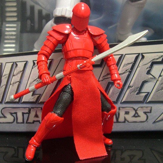 TLJ: Elite Praetorian Guard - Hasbro (Star Wars) action figure collectible - Main Image 3