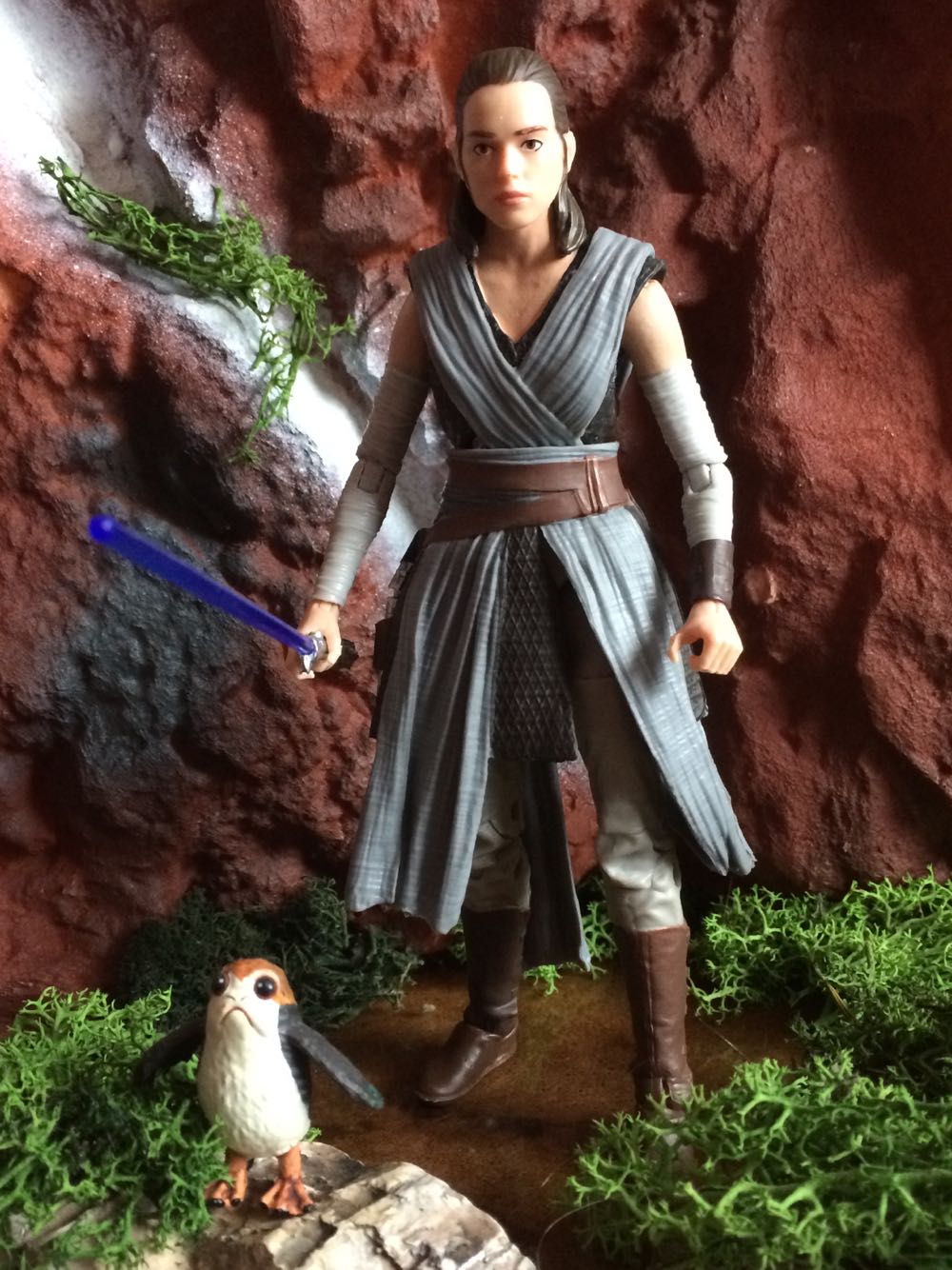 TLJ: Rey (Jedi Training) - Hasbro (Star Wars) action figure collectible - Main Image 2