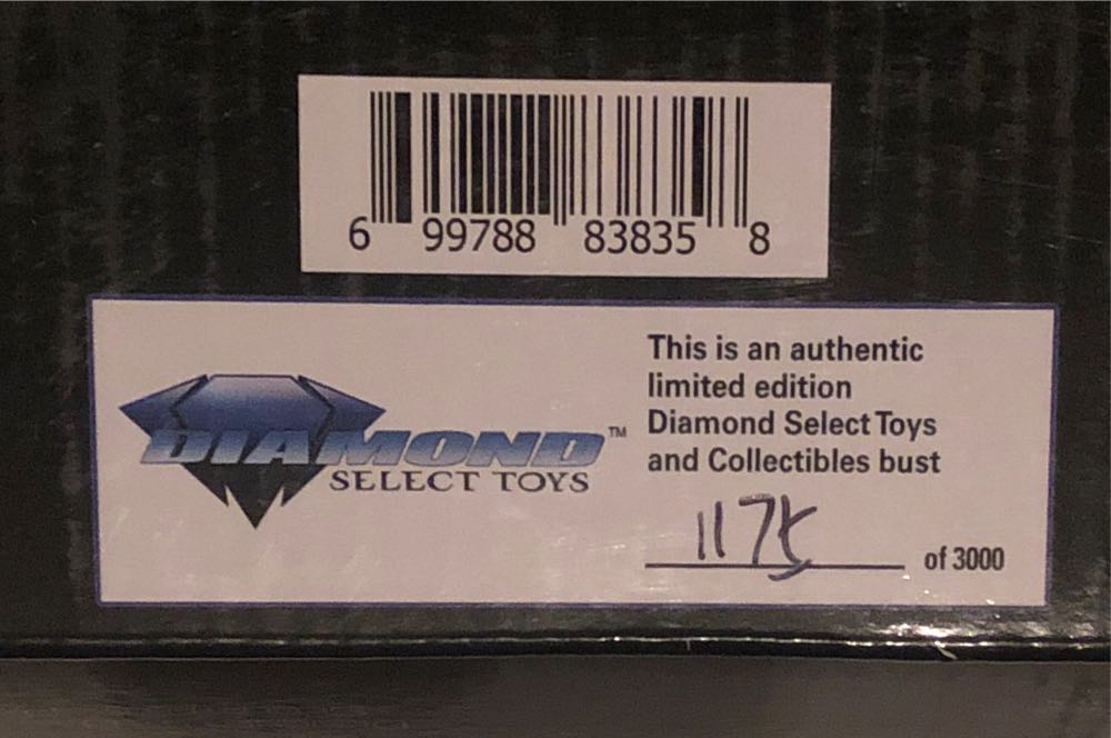 Magneto Resin Bust - Diamond Select Toys (Marvel X-Men) action figure collectible [Barcode 699788838358] - Main Image 3