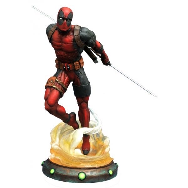 Deadpool - Diorama PVC - Walmart Exclusive  - Diamond Select Gallery (Diamond Gallery PVC Diorama: Marvel) action figure collectible [Barcode 699788182604] - Main Image 2