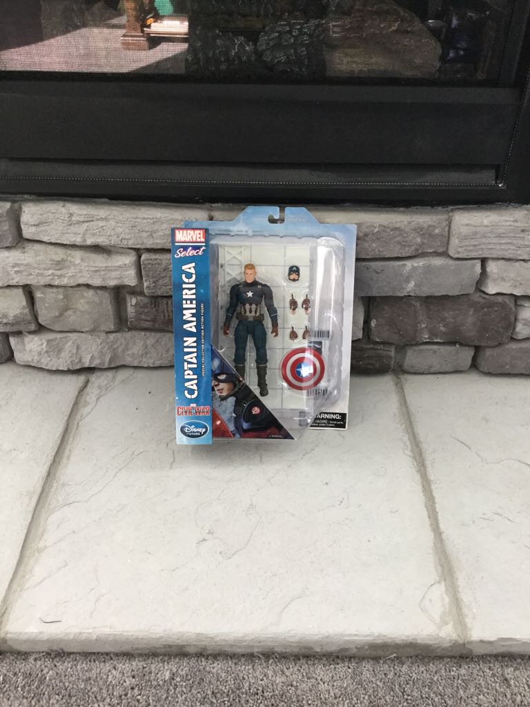 Captain America:  Civil War Unmasked Marvel Select - Diamond Select (Captain America) action figure collectible [Barcode 699788184028] - Main Image 2
