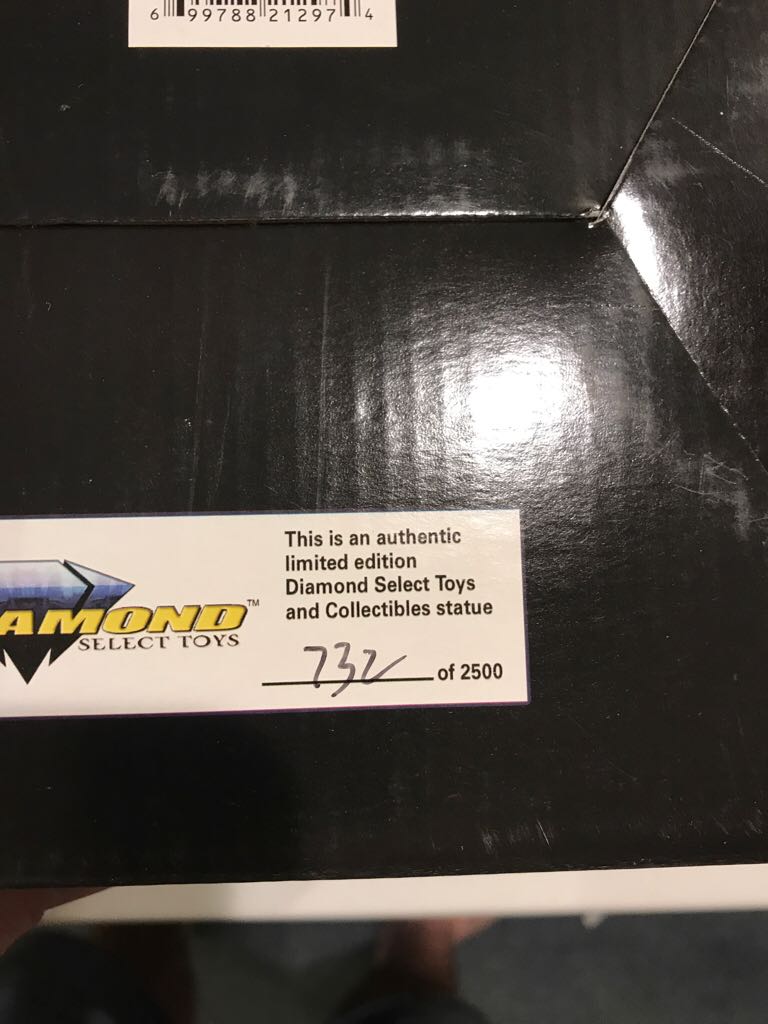 Marvel Origins Captain America Statue  action figure collectible [Barcode 699788212974] - Main Image 2