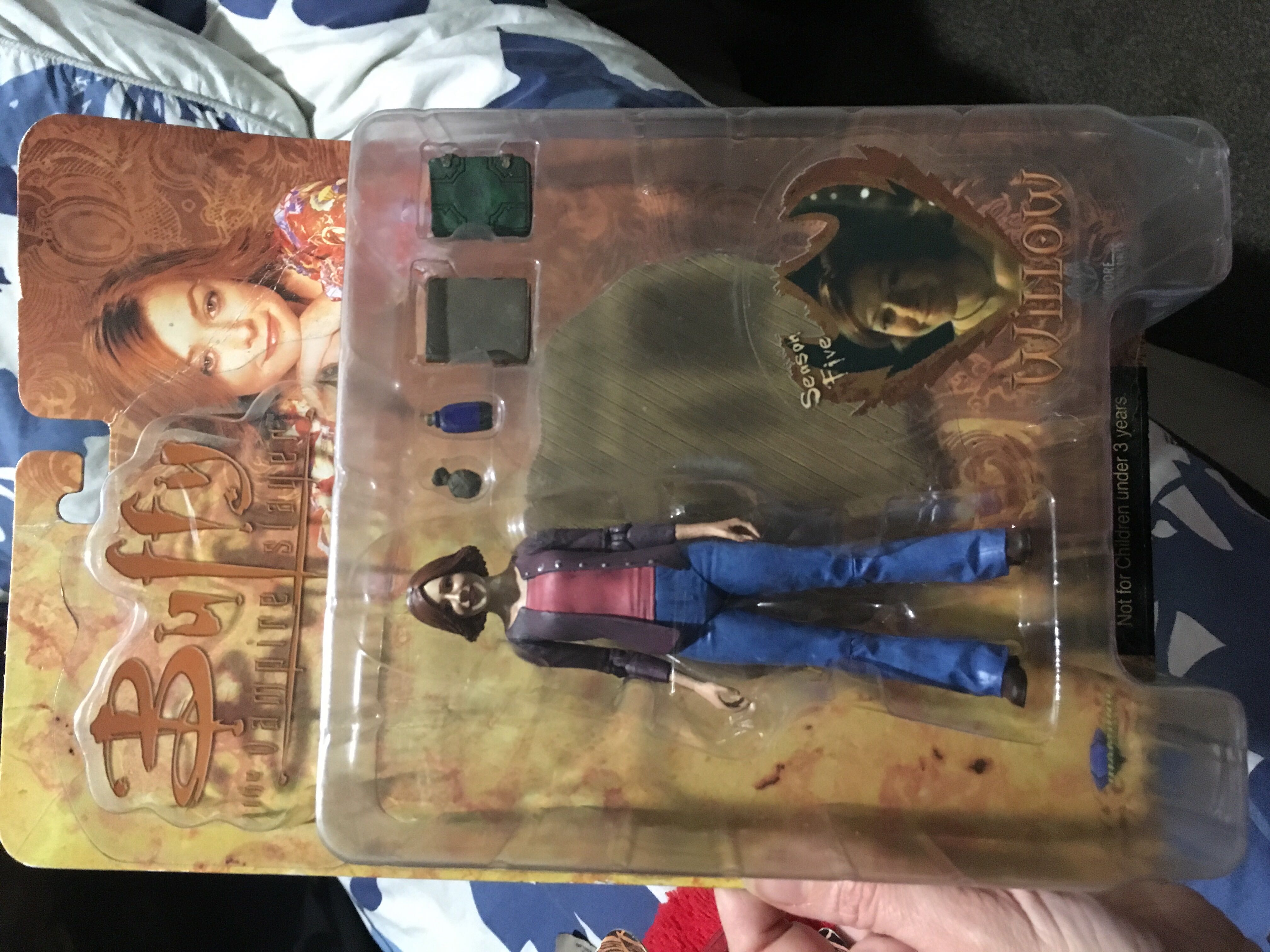 Willow - Buffy The Vampire Slayer (Season 5) - Diamond Select (Buffy) (Buffy The Vampire Slayer) action figure collectible [Barcode 699788605196] - Main Image 3
