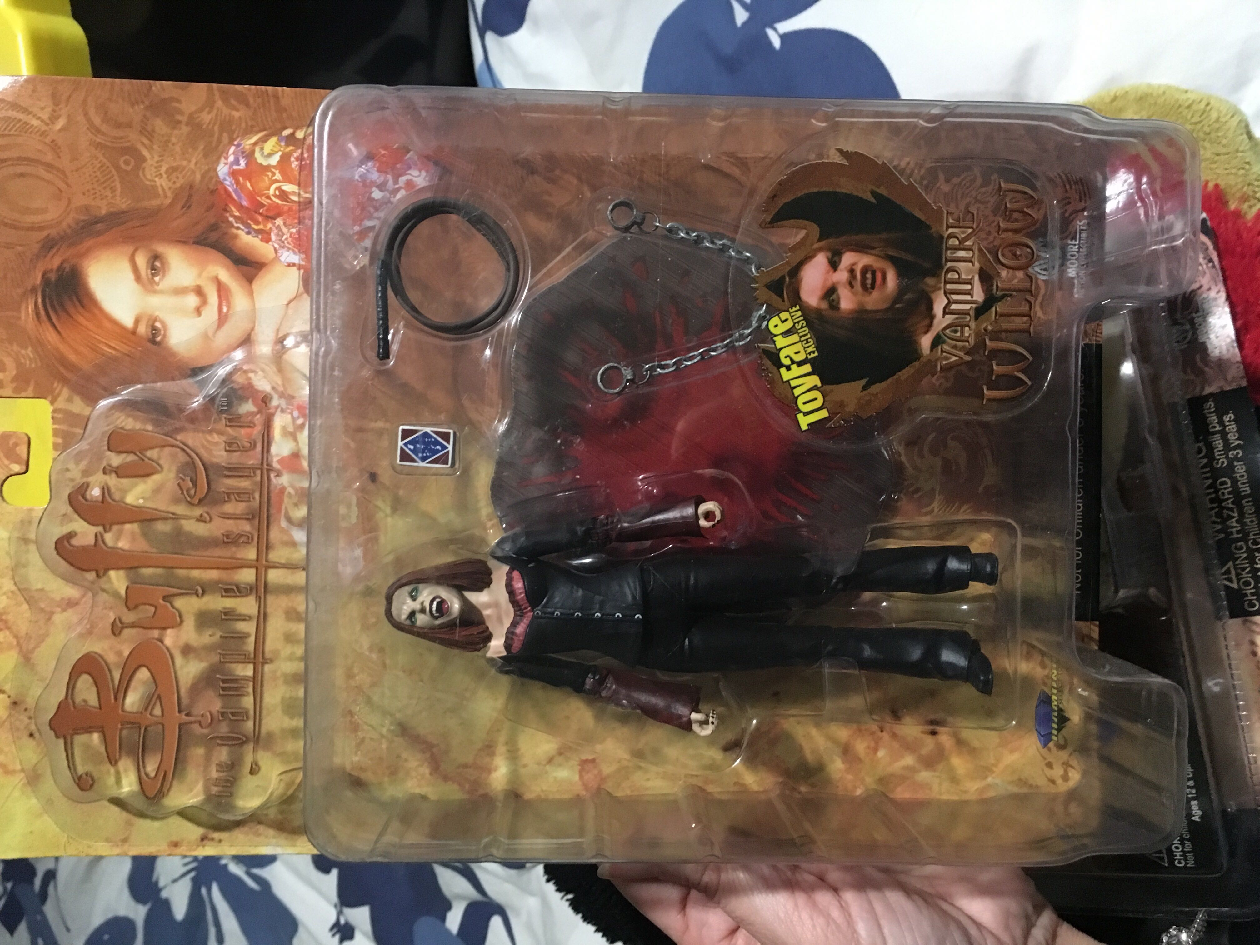 Willow (Vampire) - Diamond Select (Buffy) (Buffy The Vampire Slayer) action figure collectible [Barcode 699788605219] - Main Image 3