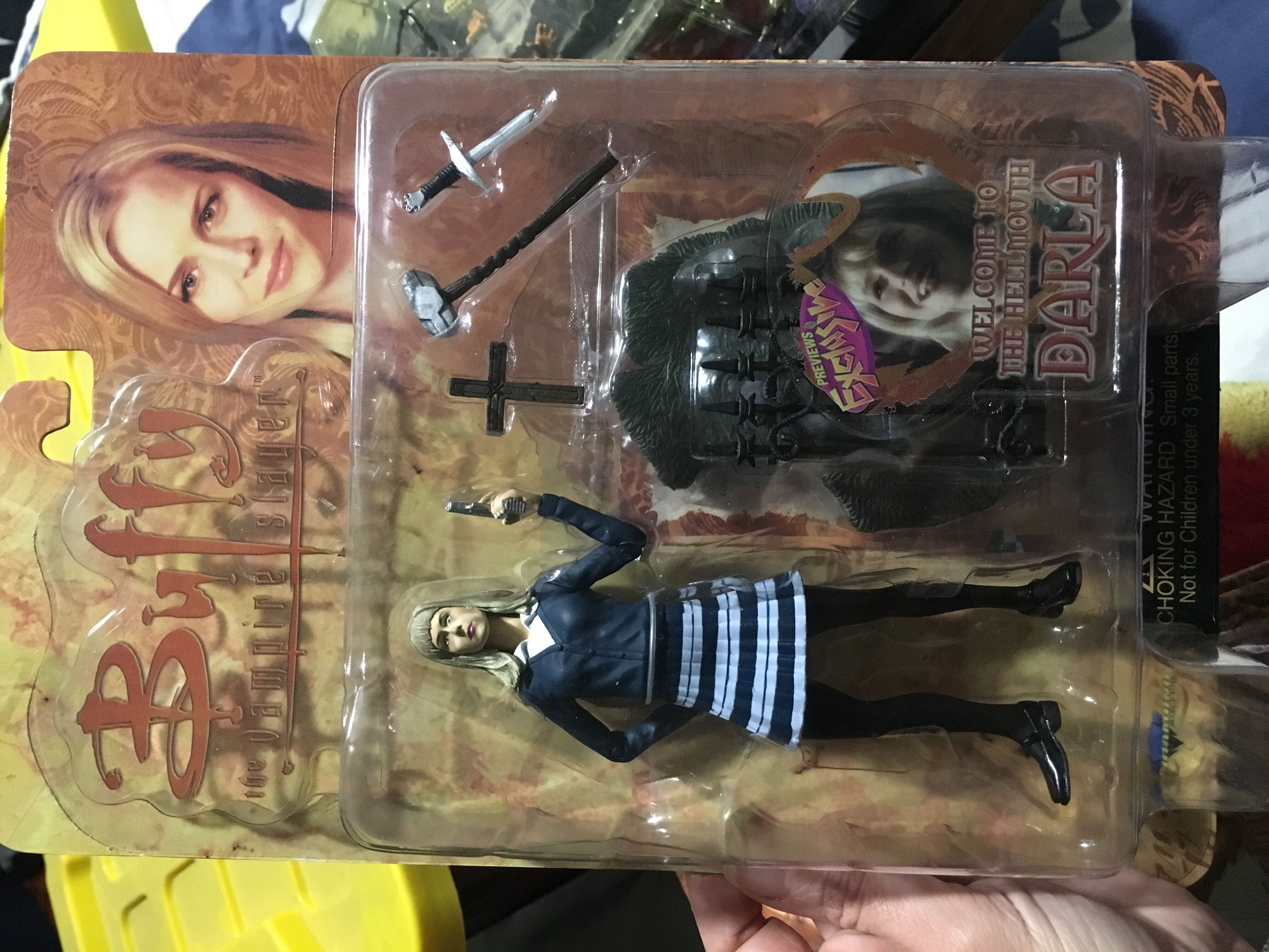 Buffy The Vampire Slayer: Darla Welcome To The Hellmouth By - Diamond Select (Buffy) (Buffy The Vampire Slayer) action figure collectible [Barcode 699788605592] - Main Image 3