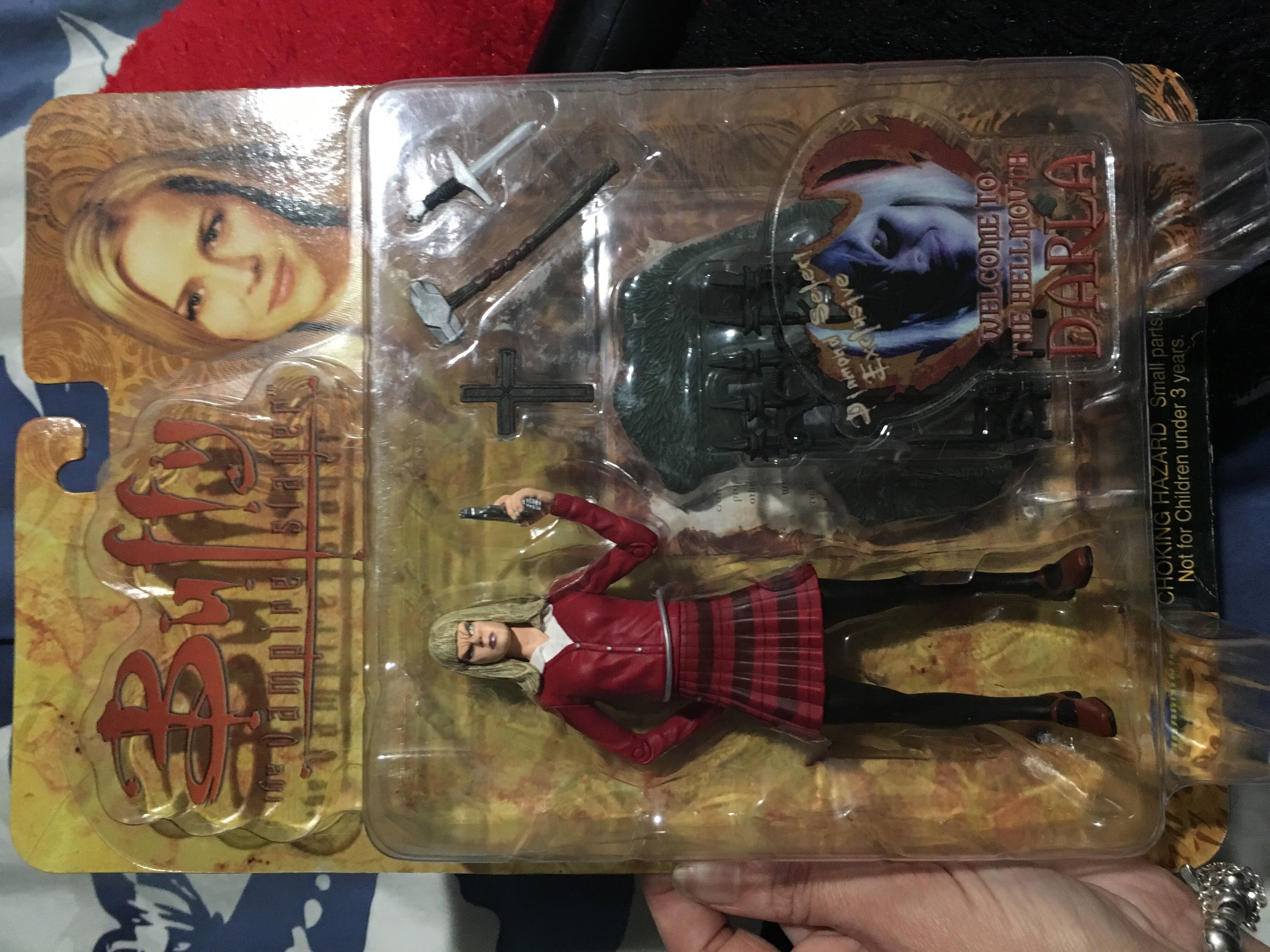 Darla  (Buffy The Vampire Slayer) action figure collectible [Barcode 699788605721] - Main Image 3