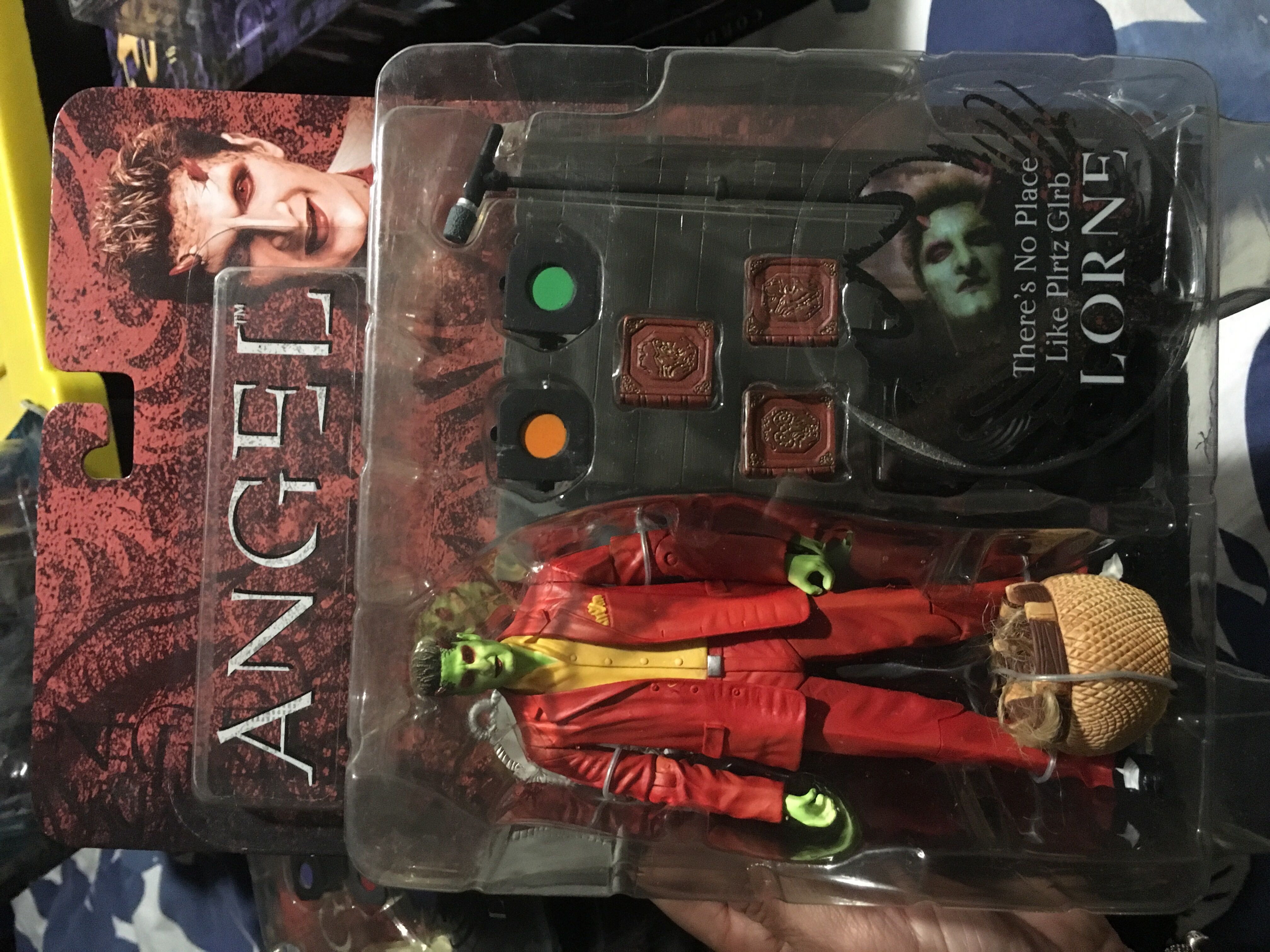 Lorne (No Place) - Diamond Select (Angel) (Angel) action figure collectible [Barcode 699788605837] - Main Image 3