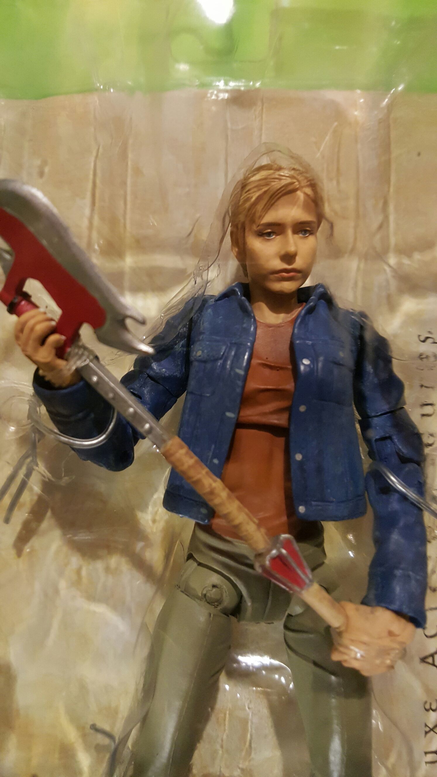 Buffy (End of Days)  (Buffy The Vampire Slayer) action figure collectible [Barcode 699788605851] - Main Image 2