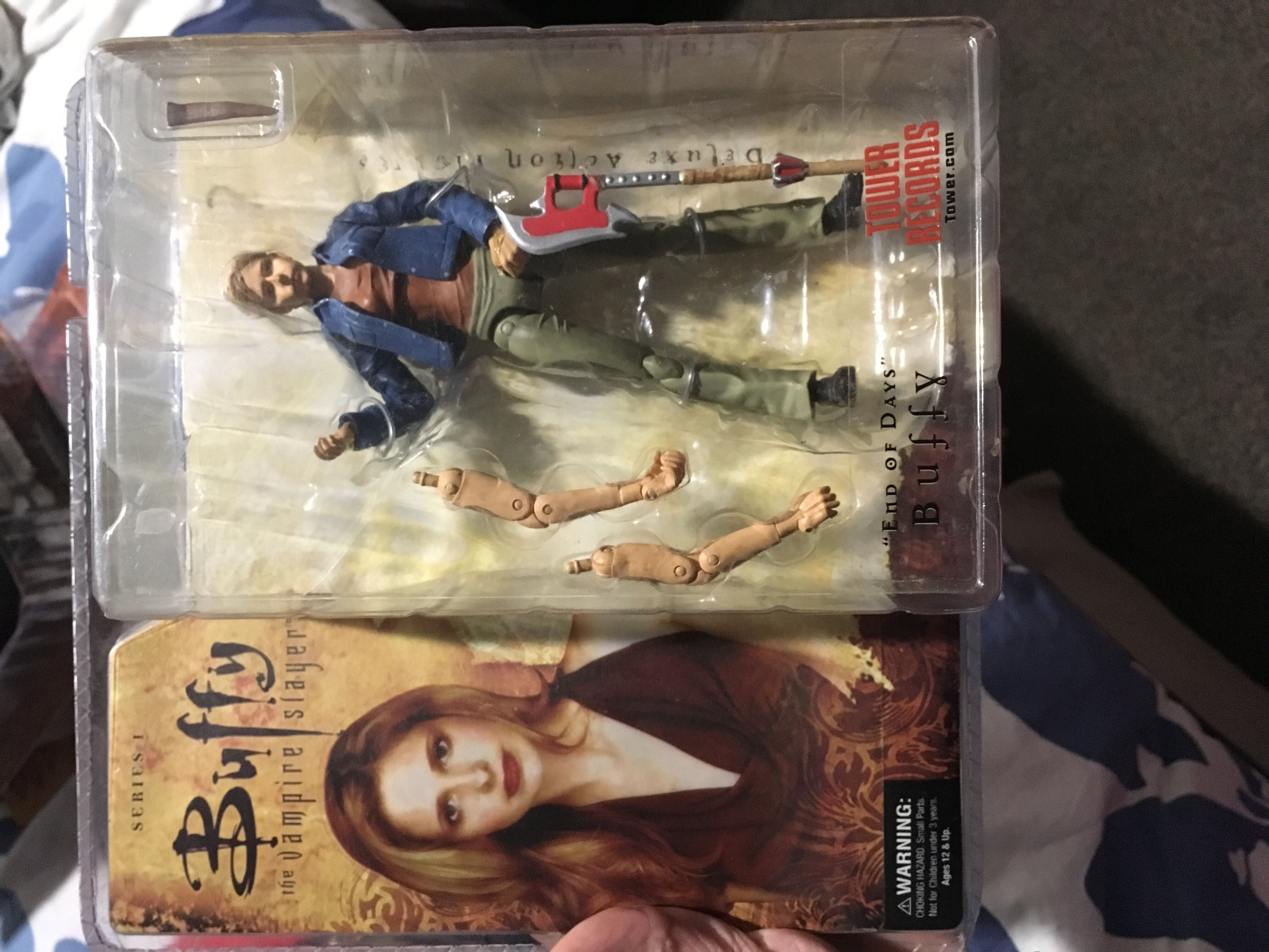 Buffy (End of Days)  (Buffy The Vampire Slayer) action figure collectible [Barcode 699788605851] - Main Image 3