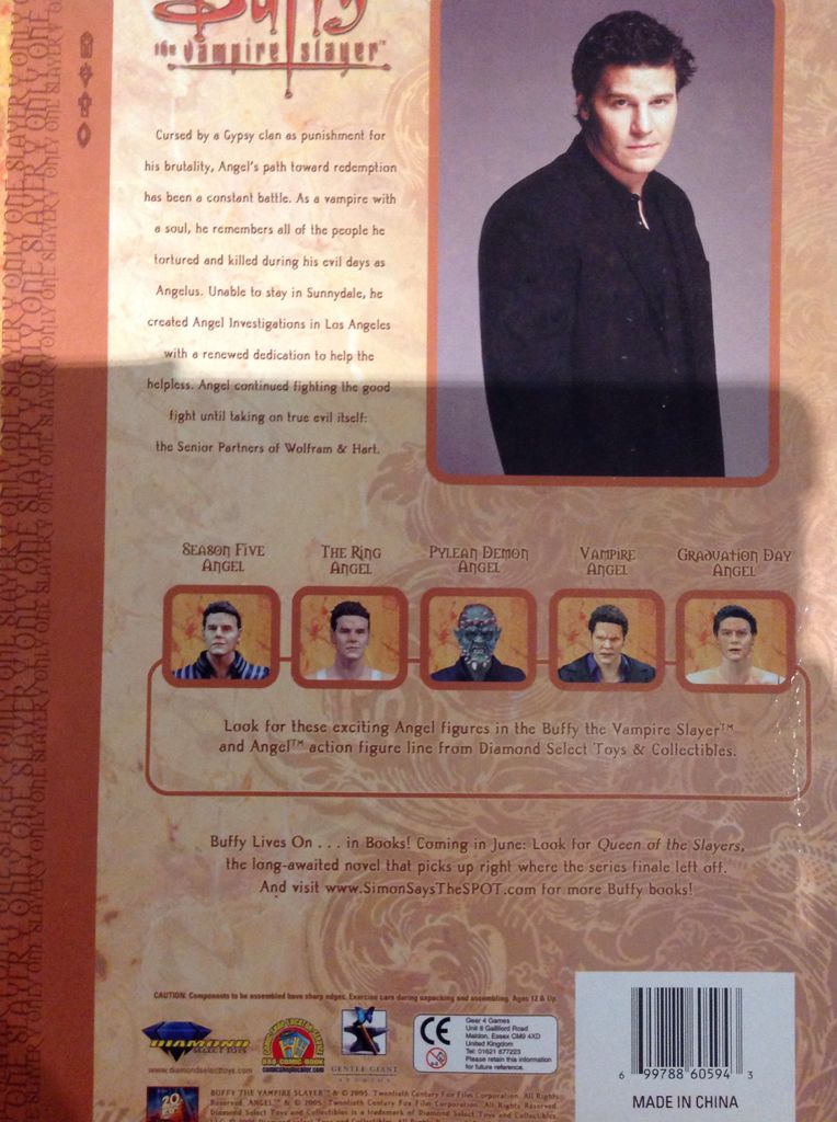 Angel (Graduation Day) - Buffy The Vampire Slayer - Diamond Select (Buffy) (Buffy The Vampire Slayer) action figure collectible [Barcode 699788605943] - Main Image 2