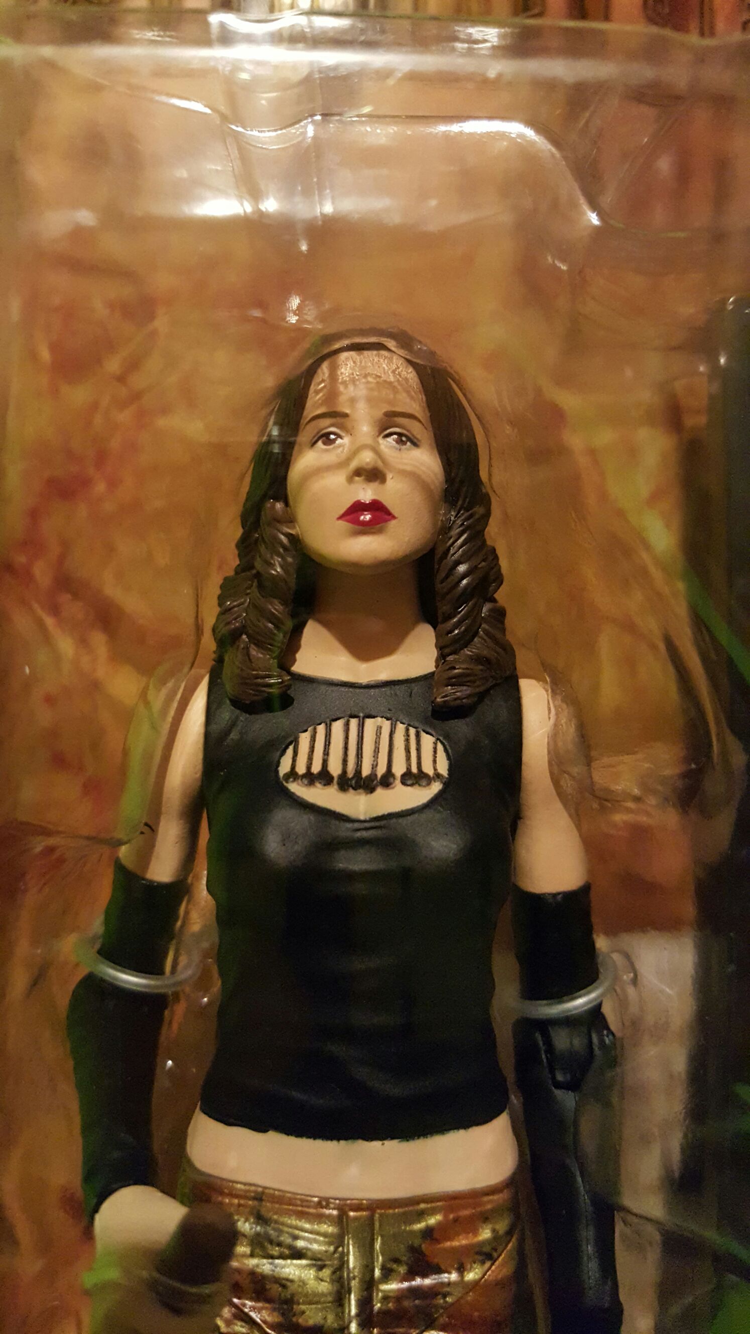 Buffy the Vampire Slayer action figure: Faith, Hope and Trick Faith - Diamond Select Toys & Collectibles action figure collectible [Barcode 699788606513] - Main Image 2