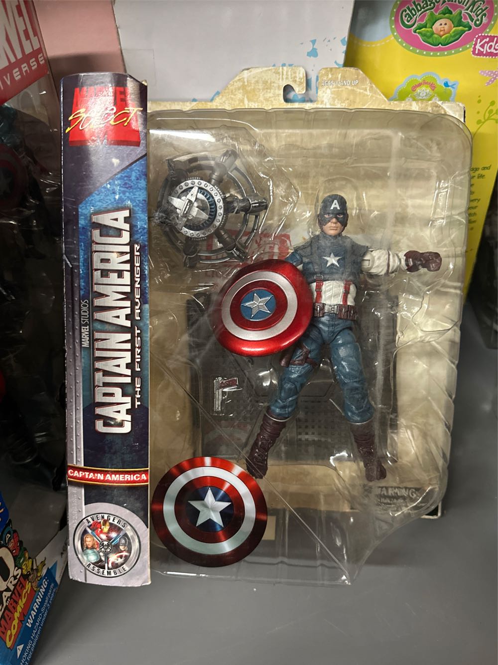 Captain America - Marvel Cinematic Universe (Avengers) action figure collectible [Barcode 699788722053] - Main Image 3