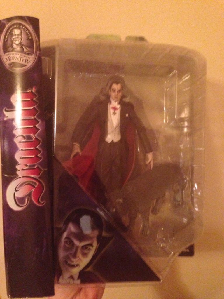 Dracula - Diamond Select Toys (Universal Monsters) action figure collectible [Barcode 699788810590] - Main Image 1