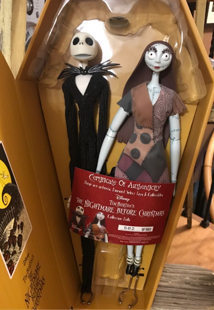 Nightmare Before Christmas Jack and Sally Coffin - Diamond Select Toys & Collectibles action figure collectible [Barcode 699788813546] - Main Image 2