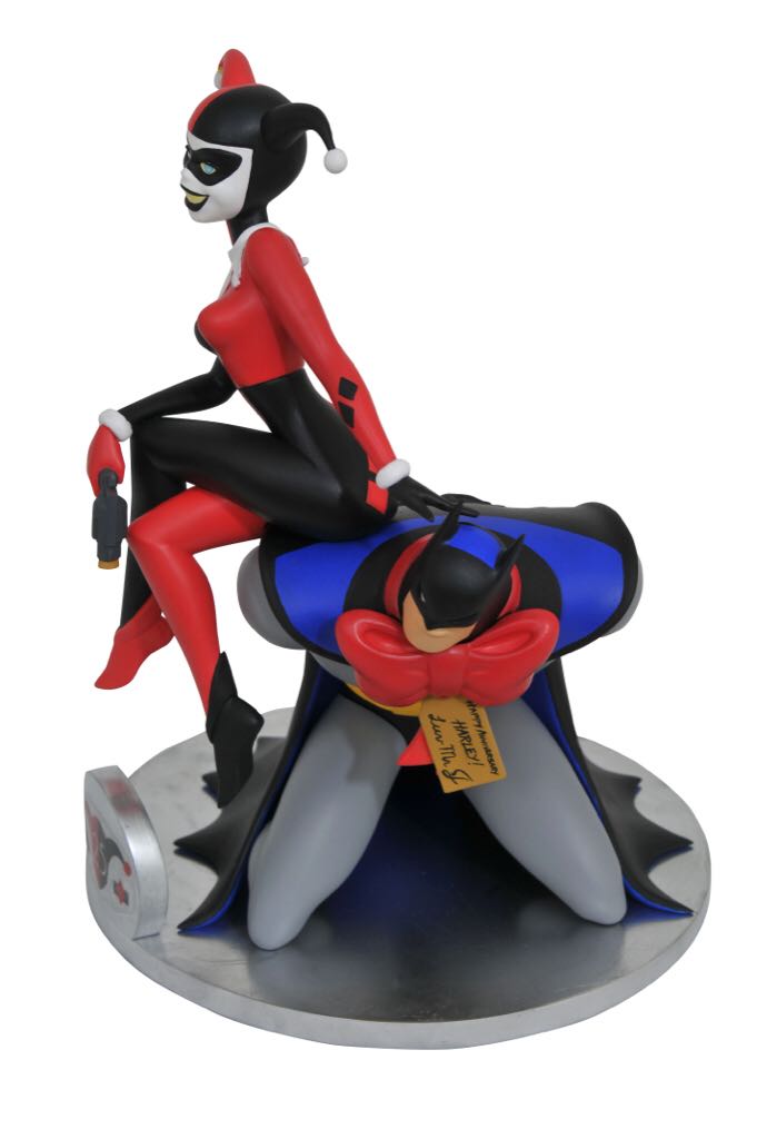 Batman The Animated Series Harley Quinn  25th Anniversary Edition  - Diamond Select (Batman The Animated Series) action figure collectible [Barcode 699788823811] - Main Image 2