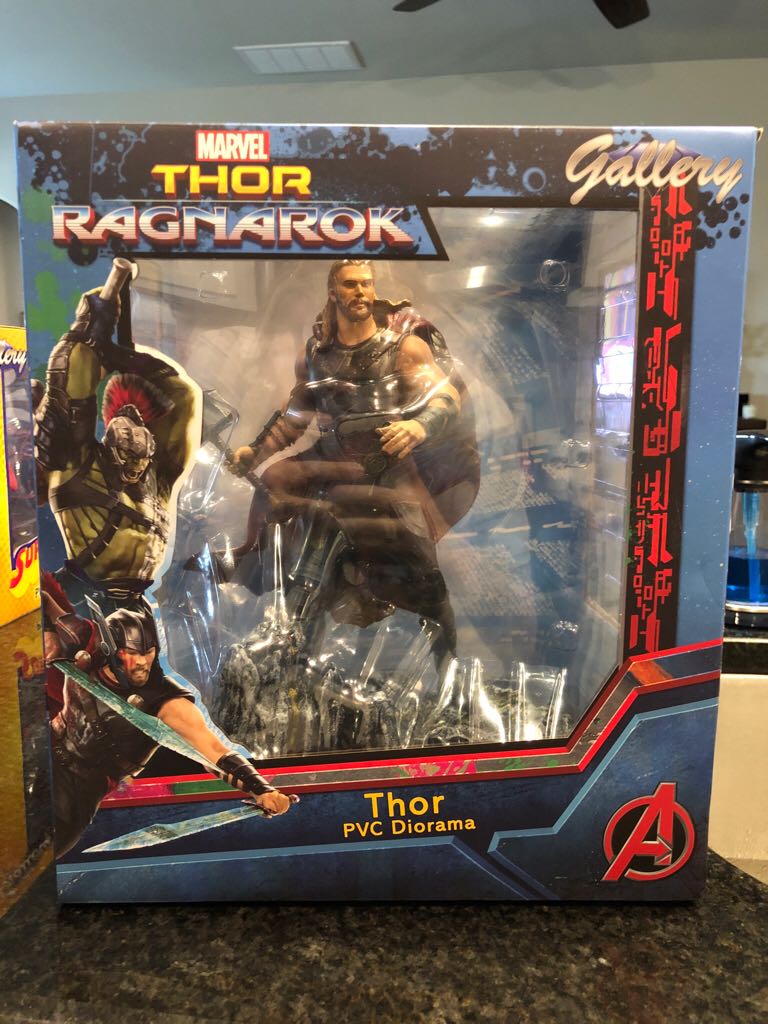 Thor Ragnarok: Thor - Diamond Select Toys (Thor: Ragnarok) action figure collectible [Barcode 699788825501] - Main Image 2