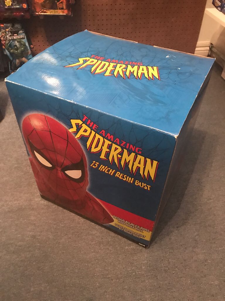 Diamond Select Toys - Lifesize Spiderman Bust - Dynamic Forces (The Amazing Spider-Man) action figure collectible [Barcode 725130926197] - Main Image 2