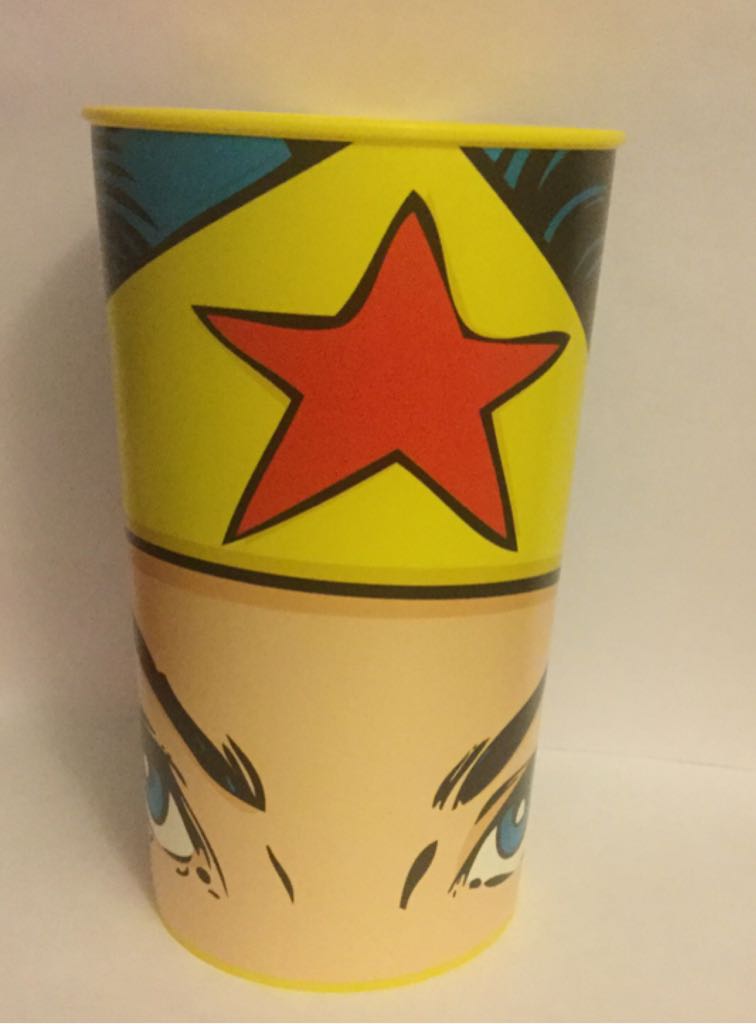 WONDER WOMAN Cup - Hallmark Marketing Company (DC Comics Super Heroes) action figure collectible [Barcode 726528329958] - Main Image 1