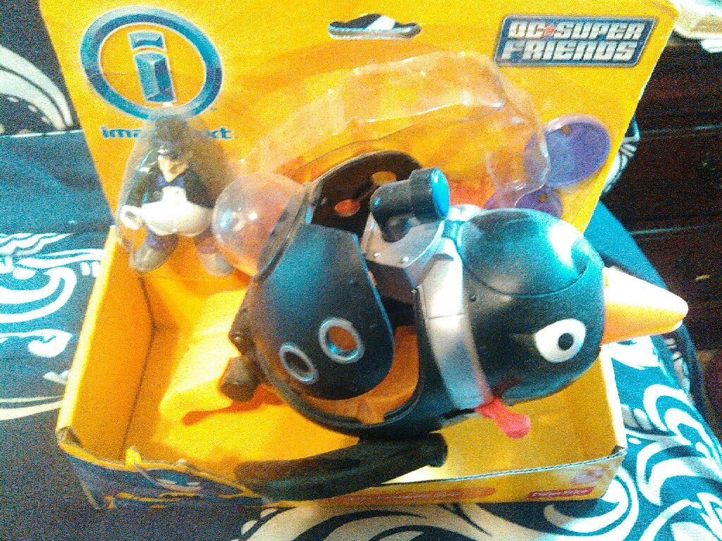 The Penguin Sub - Fisher-price action figure collectible [Barcode 746775033569] - Main Image 2