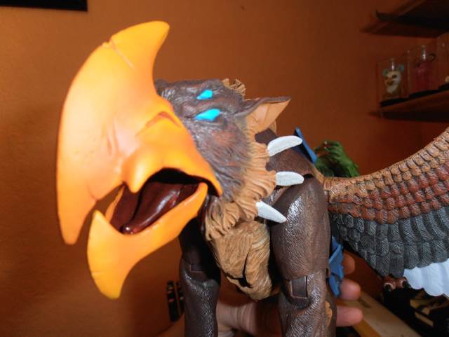 Griffin - Mattel (Masters Of The Universe Classics) action figure collectible [Barcode 746775086152] - Main Image 2