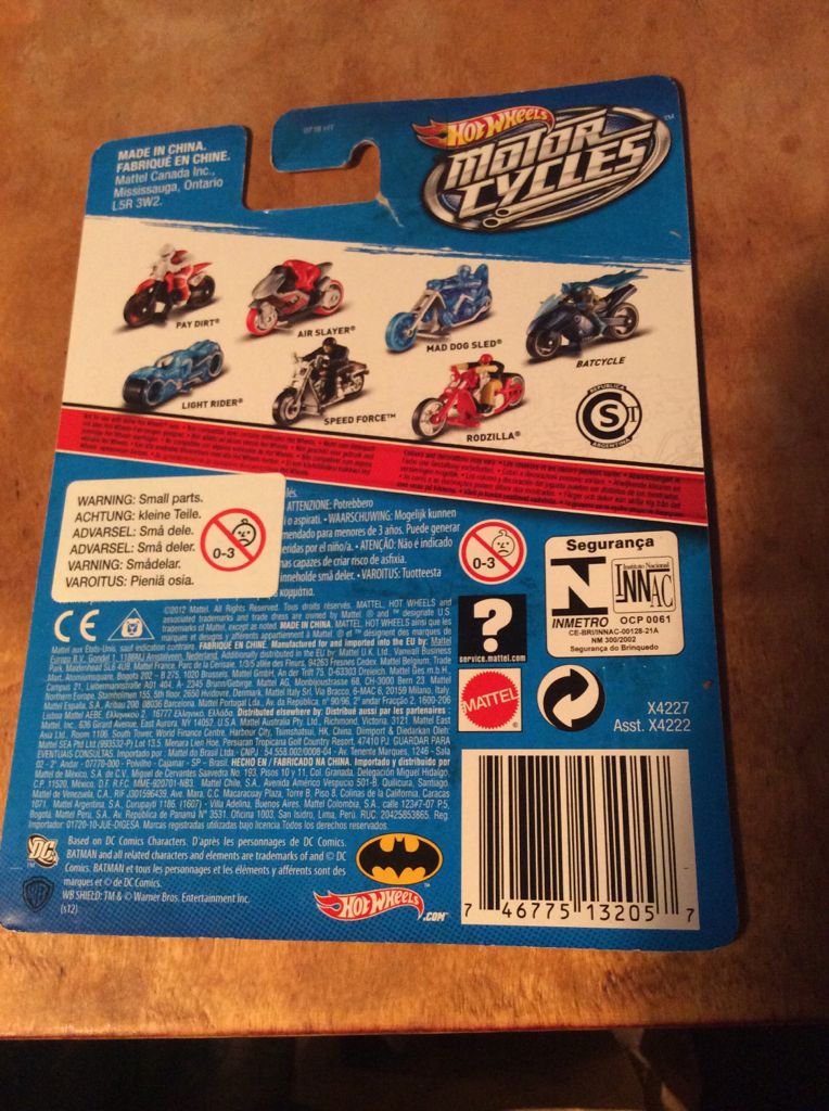Hot Wheels - Batcycle - Mattel (Hot Wheels) action figure collectible [Barcode 746775132057] - Main Image 2