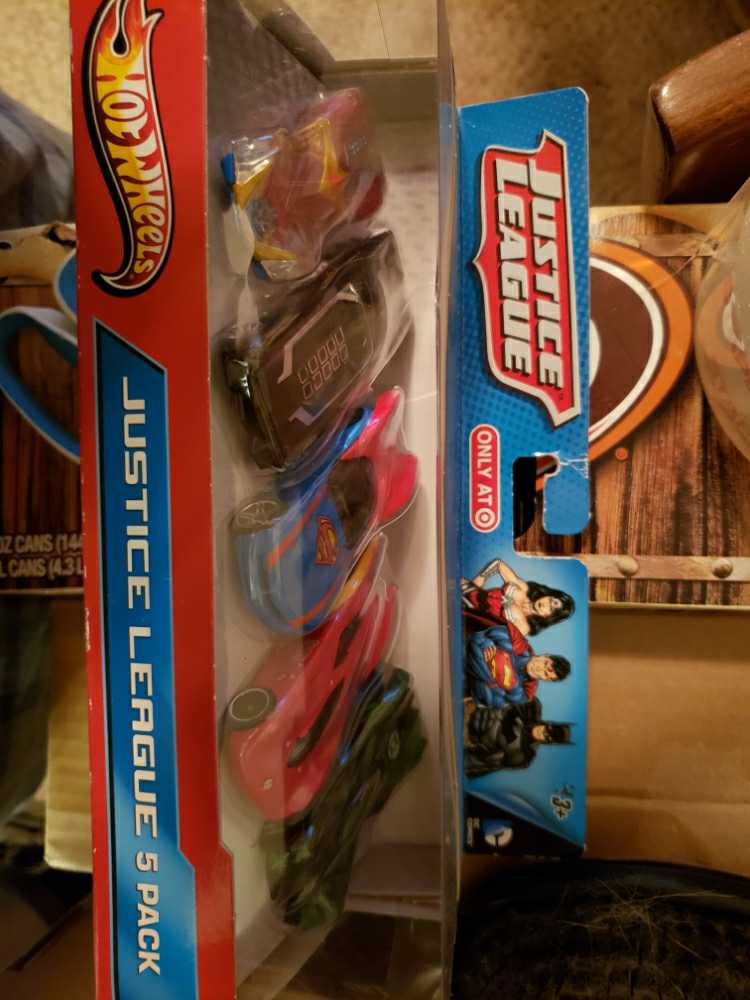 Justice League 5 Vehicle Pack - Hot Wheels action figure collectible [Barcode 746775256203] - Main Image 2