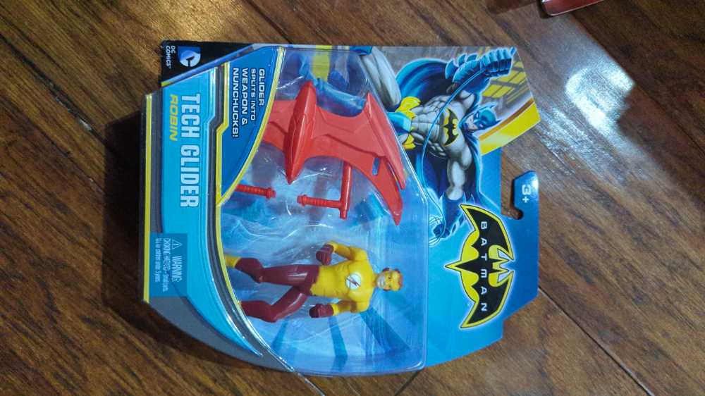 Robin - Mattel (Batman) action figure collectible [Barcode 746775335847] - Main Image 2