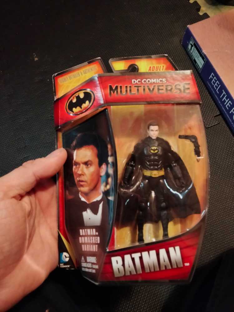 Batman Michael Keaton Unmasked Variant - Mattel (DC Multiverse 3.75) action figure collectible [Barcode 746775336431] - Main Image 3