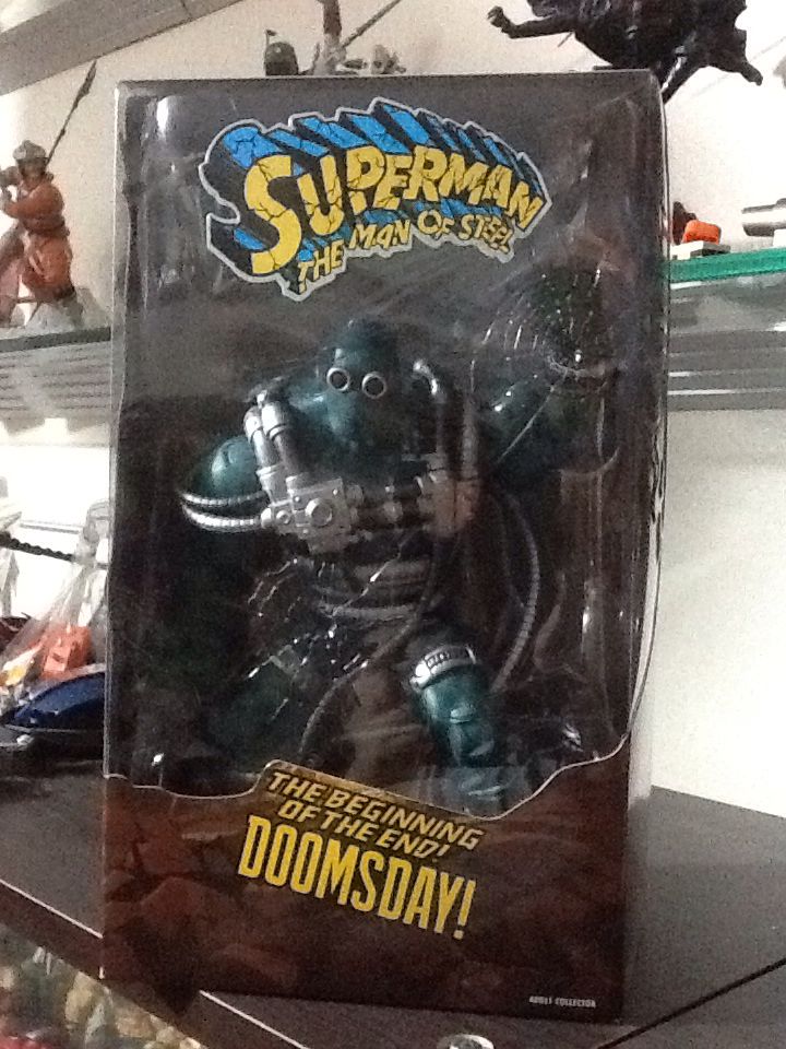 DC UNIVERSE CLASSICS DOOMSDAY SIGNATURE COLLECTION DEATH OF SUPERMAN SDCC 2014 - Mattel (DC Universe) action figure collectible [Barcode 746775338787] - Main Image 2