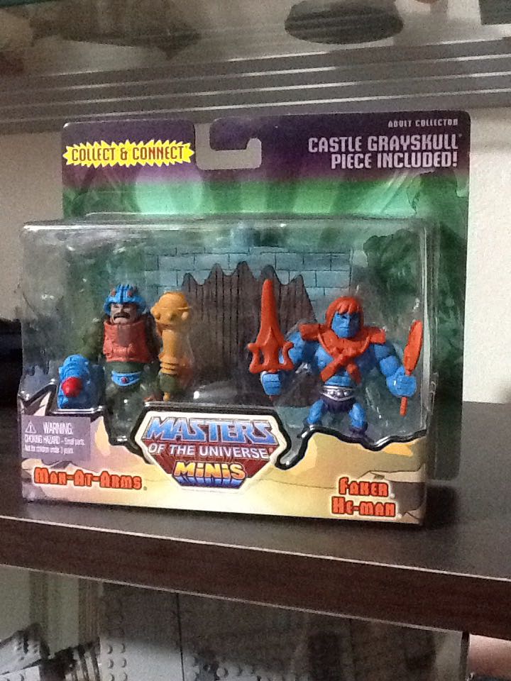 Man At Arms vs Faker He-Man - Mattel (Masters Of The Universe: Minis) action figure collectible [Barcode 746775350413] - Main Image 2