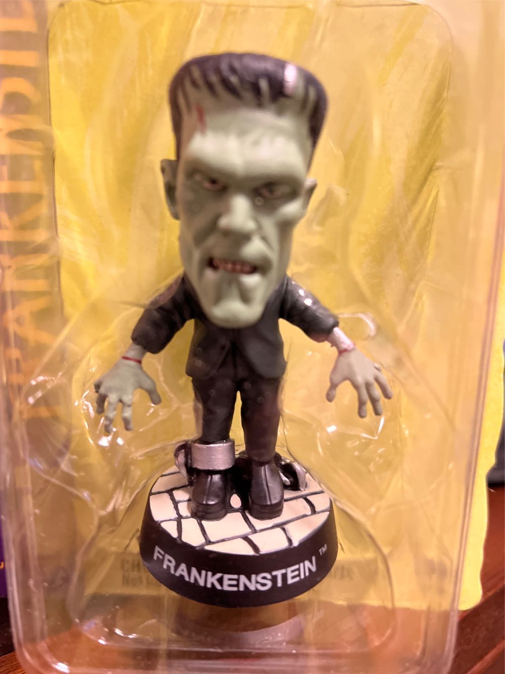Sideshow - Little Big Heads (Frankenstein) - Sideshow Toy (Little Big Heads) action figure collectible [Barcode 747720130012] - Main Image 3