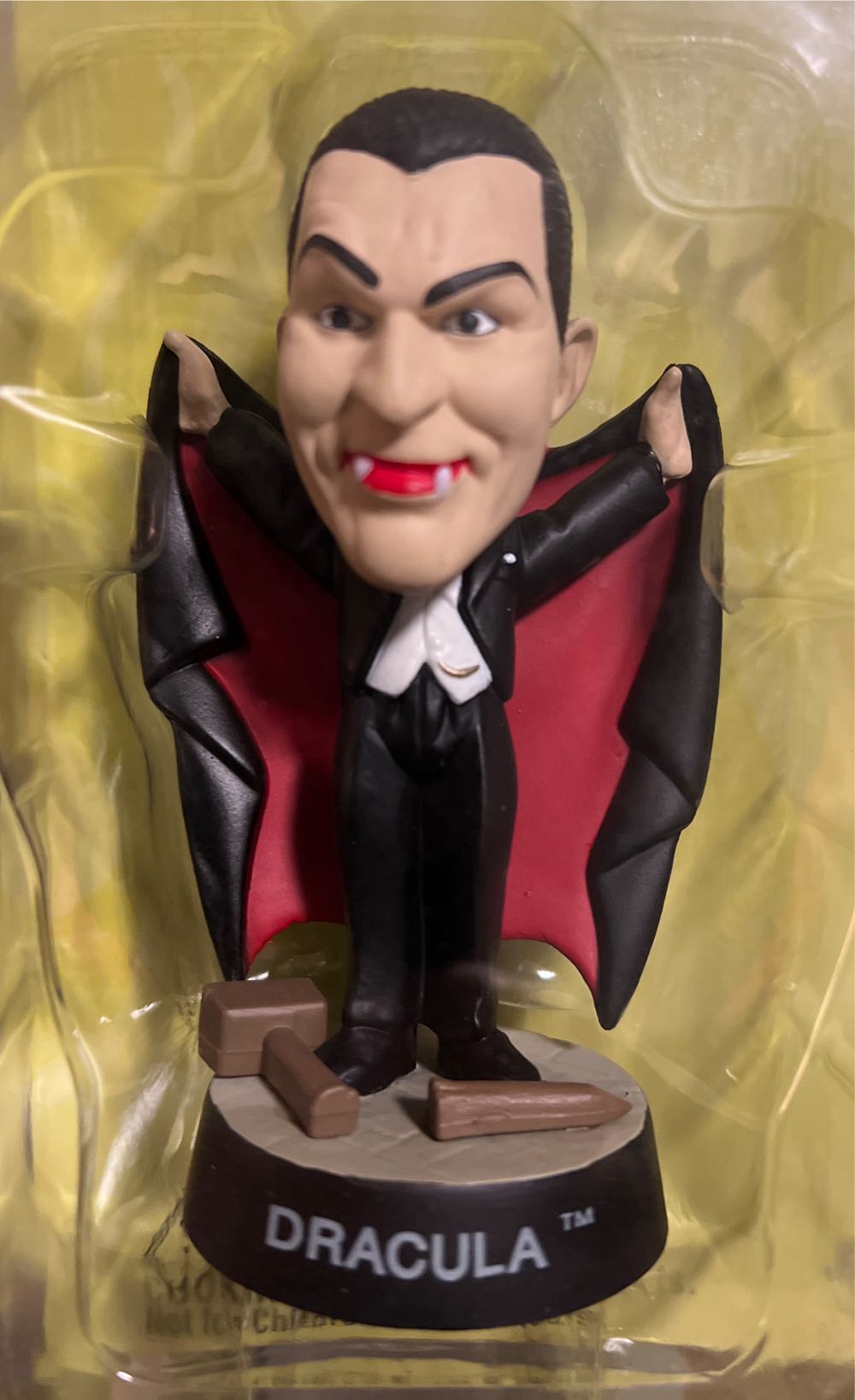 Sideshow - Little Big Heads (Dracula) - Sideshow Toy (Universal Monsters) action figure collectible [Barcode 747720130043] - Main Image 3