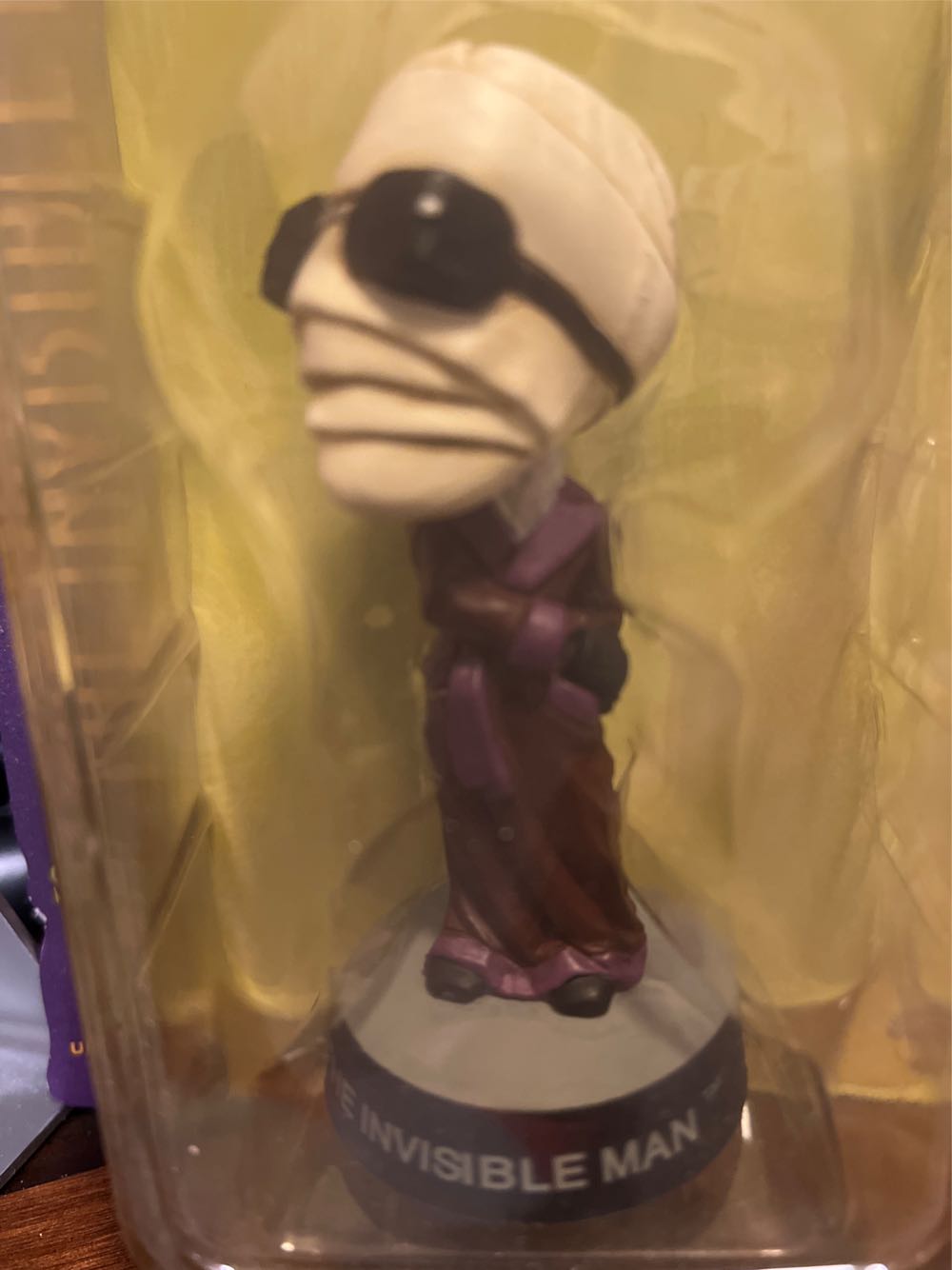 Sideshow - Little Big Heads (The Invisible Man) - Sideshow Toy (Universal Monsters) action figure collectible [Barcode 747720130074] - Main Image 2