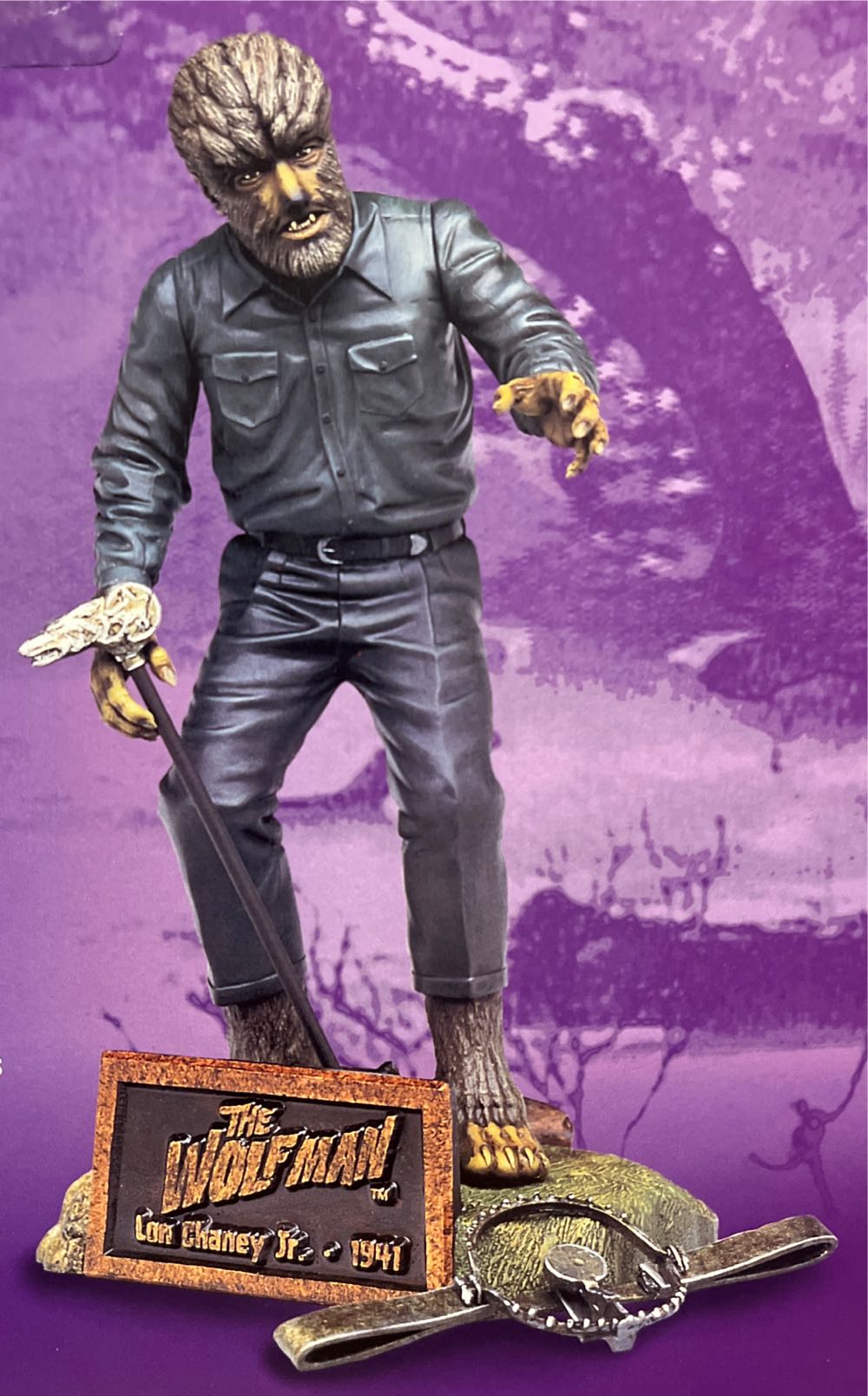 Sideshow - 8” The Wolfman (Color) - Sideshow Collectibles (Universal Monsters) action figure collectible [Barcode 747720150027] - Main Image 4