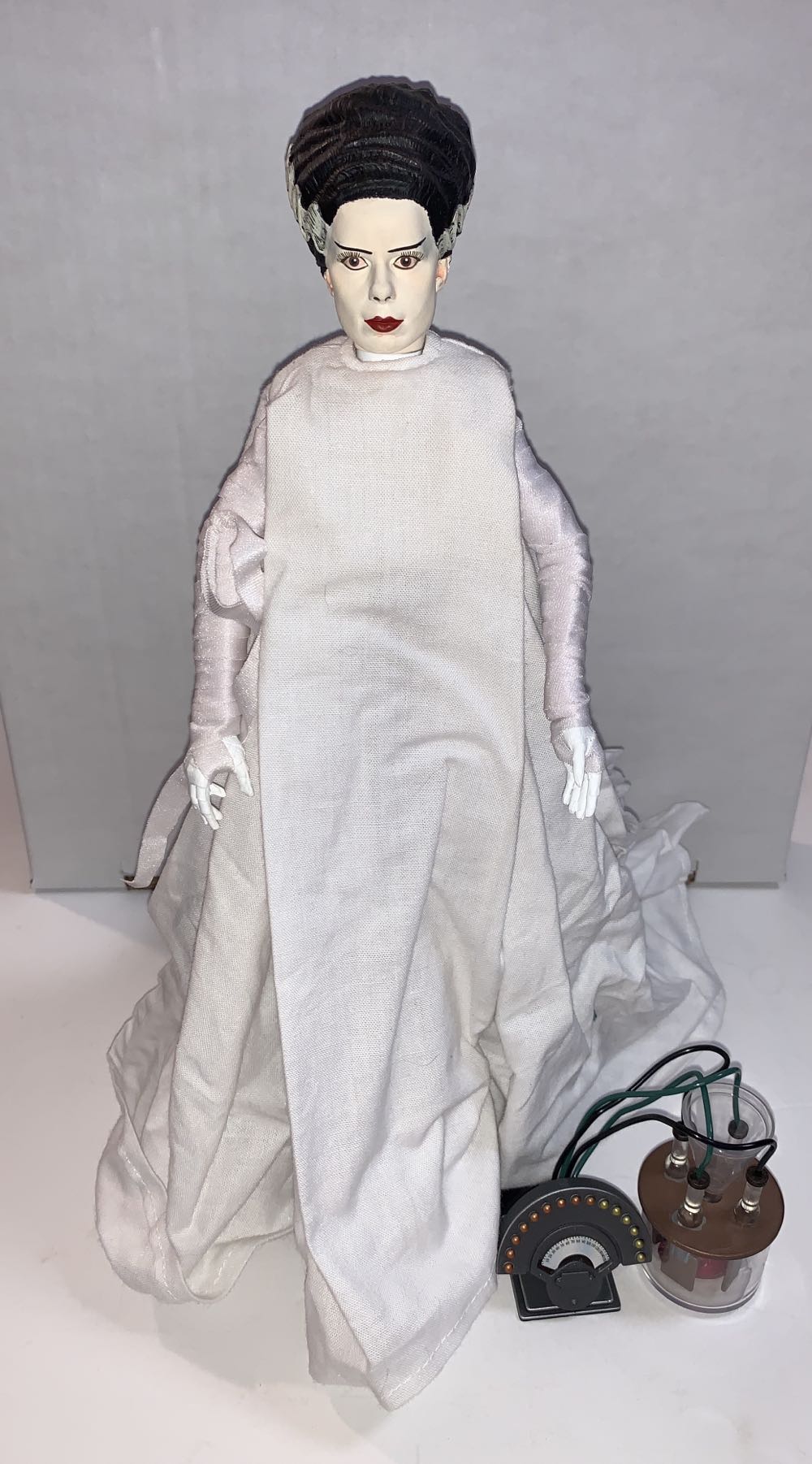 Bride Of Frankenstein - Sideshow Collectibles (Horror) action figure collectible [Barcode 747720203181] - Main Image 4