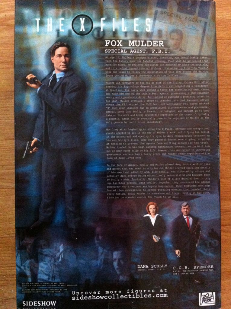 XFiles Fox Mulder ”Special Agent, F.B.I.” - Sideshow Collectibles (The X-files) action figure collectible [Barcode 747720205437] - Main Image 2