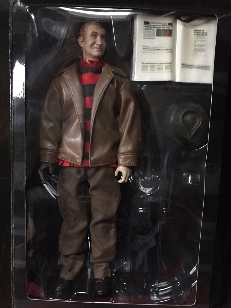 Sideshow: Freddy Vs Jason: Robert Englund - Sideshow Collectibles (Freddy Vs Jason) action figure collectible [Barcode 747720206267] - Main Image 2