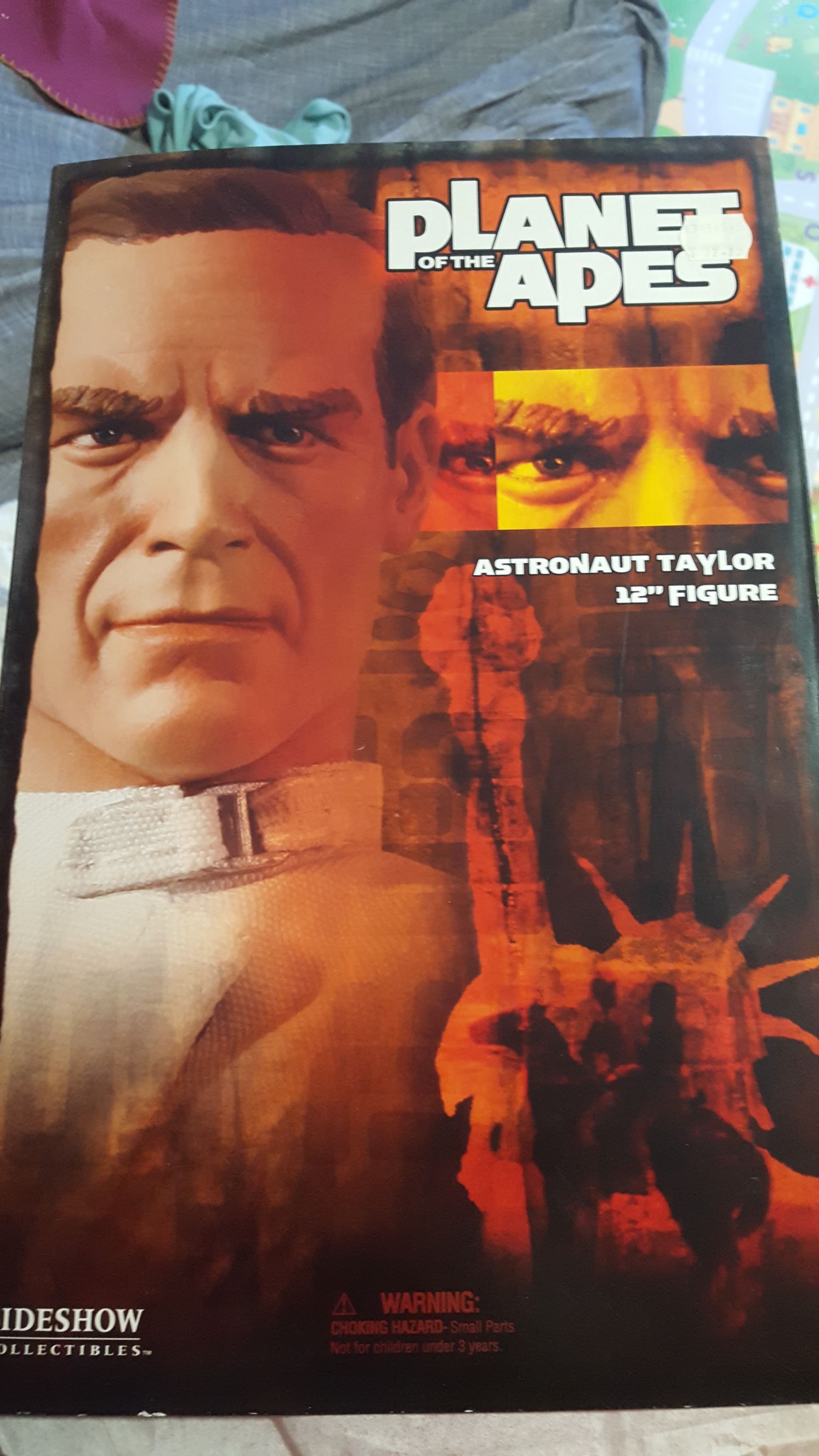 Planet Of The Apes astronaut Bearded Taylor Sideshow  action figure collectible [Barcode 747720206298] - Main Image 2