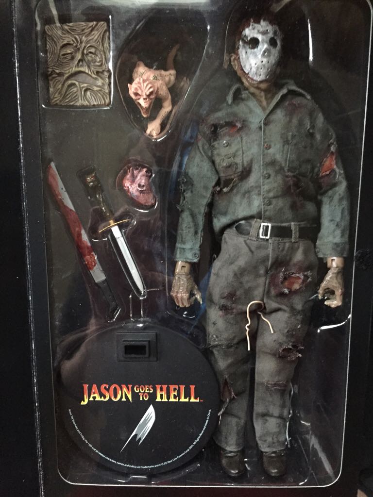 Jason Voorhees - Sideshow Collectibles (1/6 Scale) action figure collectible [Barcode 747720207479] - Main Image 2